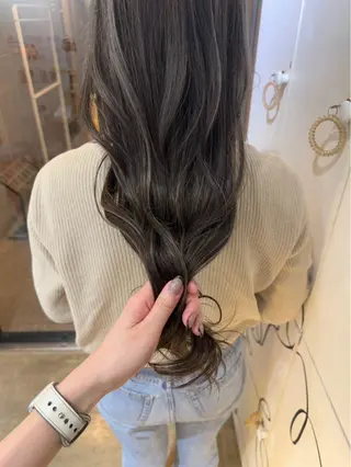 ロング カラー riho🎀 / 梅田美容室のヘアスタイル