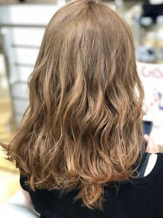 カラー 松永 夏のヘアスタイル