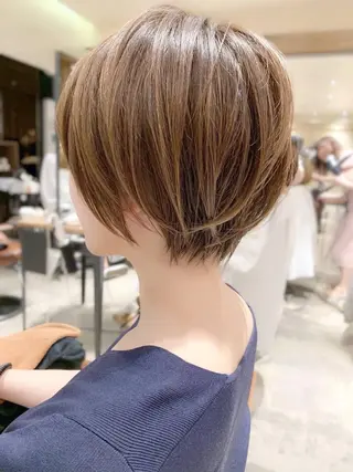 ショート 🤎小顔レイヤー /ベージュ🤎友香のヘアスタイル