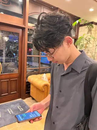 ショート メンズ 縮毛矯正／艶カラー アオキタイキのヘアスタイル