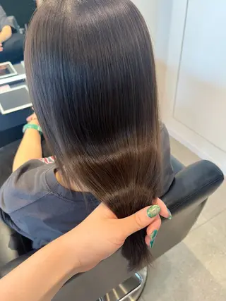 ミディアム 髪質改善・水素カラー ARIA（ému）のヘアスタイル