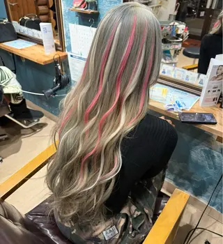 ロング naomi (夜間営業受付中★)のヘアスタイル