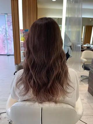 セミロング カラー デザインカラー、艶髪 大塚 耕平のヘアスタイル