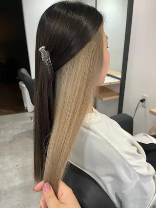 ロング カラー ヘアアレンジ ブリーチ縮毛矯正 LAFFYuiのヘアスタイル