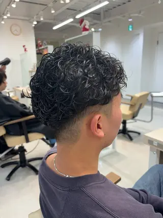 パーマ メンズ ニュアンスパーマ/ フェザー/マッシュのヘアスタイル