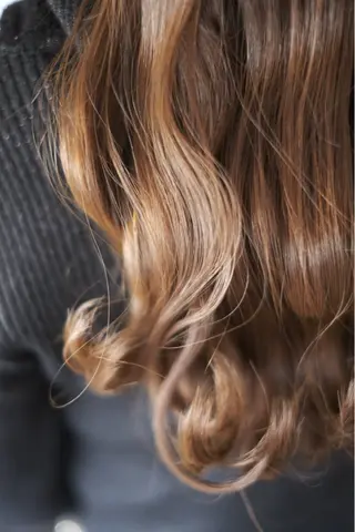 ロング カラー 岩村 夏姫のヘアスタイル