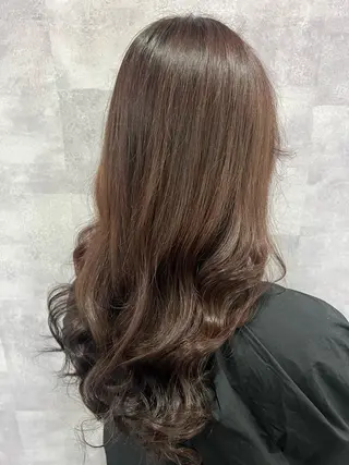ロング 岡田 麗華のヘアスタイル
