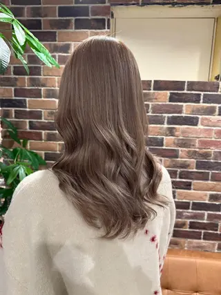 カラー セミロング AROMA awanoのヘアスタイル