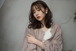 ミディアム hoNua. 栄/透明感カラーのヘアスタイル