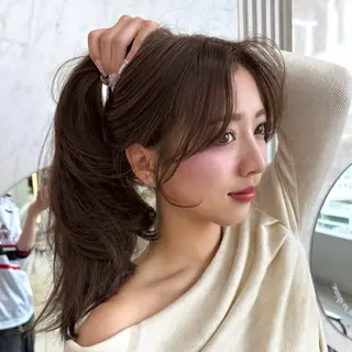 ミディアム 似合わせレイヤー/ 透明感カラーのヘアスタイル