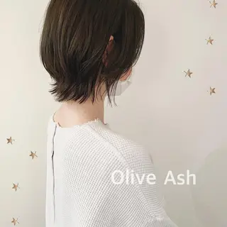 ショート カラー 市川 千夏のヘアスタイル