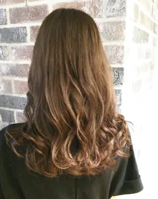 ロング カラー パーマ ヘアアレンジ ネイル キッズ メンズ マツエク・マツパ MEGUMI megumiのヘアスタイル