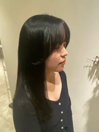 ロング 井上 万由のヘアスタイル