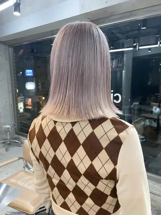 カラー ⭐ハイトーンブリーチ ミルクティーピンクのヘアスタイル