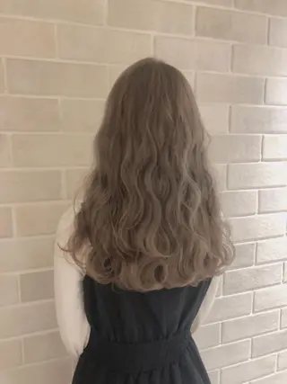 セミロング カラー 湯田実津希🤎 ﾐﾙｸﾃｨ専門のヘアスタイル