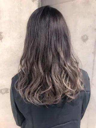 セミロング カラー パーマ 仁木 謙太のヘアスタイル
