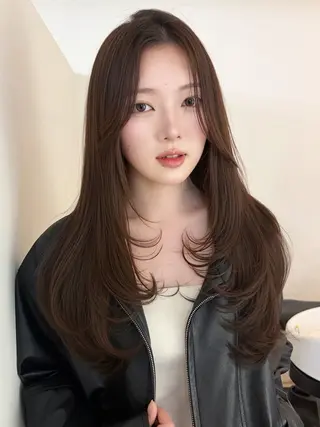 ロング カラー ヘアアレンジ 透け感ベージュ🤎 韓国ヘアtakutoのヘアスタイル