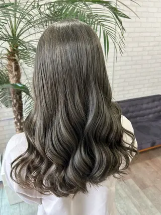 カラー 廣田 真依のヘアスタイル