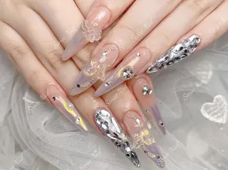 ネイル Queening 🦋のネイルデザイン