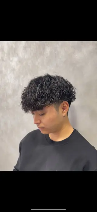 ミディアム パーマ メンズ メンズパーマ特化 美容師kouyaのヘアスタイル