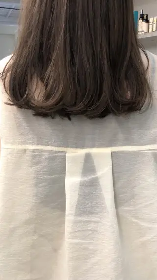ロング カラー 伊藤 由季のヘアスタイル