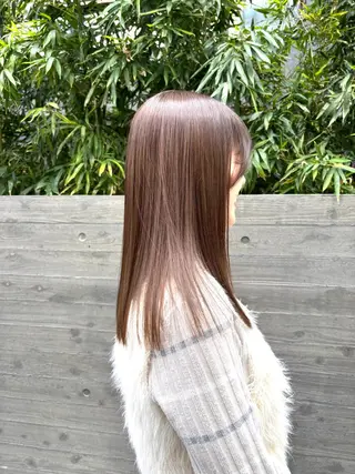 セミロング KINI 髪質改善＆艶髪のヘアスタイル