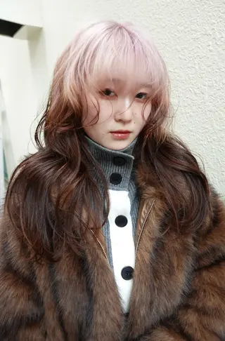 ロング ハイトーン特化/和音 【デザインカラー】のヘアスタイル