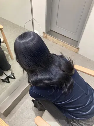 セミロング ブリーチカラー KONNOのヘアスタイル