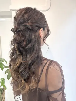 ロング ハイトーンカラー 🦋yuri🦋のヘアスタイル