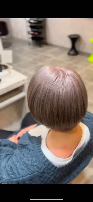 ショート カラー 平瀬 胡桃のヘアスタイル