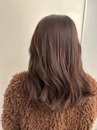 セミロング 【銀座】艶髪/上品な カラー特化/涼/駅近のヘアスタイル