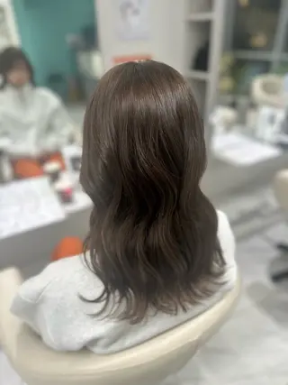 セミロング カラー LUPI byLee MIUのヘアスタイル