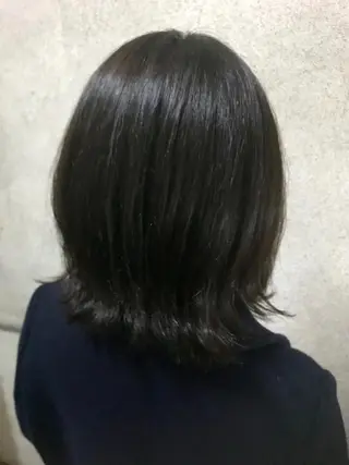 ショート カラー 小栗 麻衣のヘアスタイル