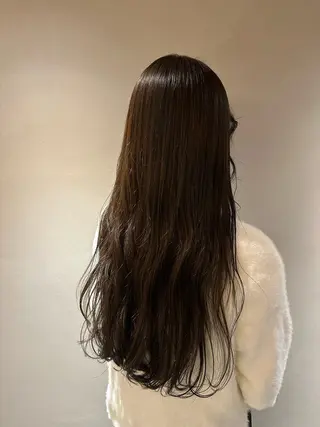 ロング カラー 室谷 ゆりあのヘアスタイル