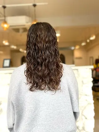 ロング パーマ 饒平名 知也のヘアスタイル