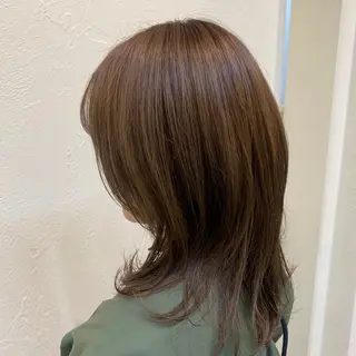 セミロング カラー ユウリ YURIのヘアスタイル