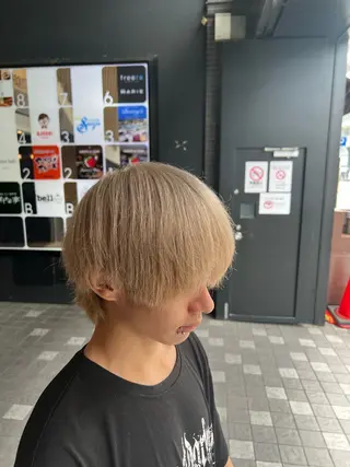 ショート カラー メンズ ハイトーンカラー 坂本 翼のヘアスタイル