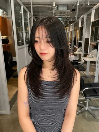 ロング Helena_ まひろのヘアスタイル