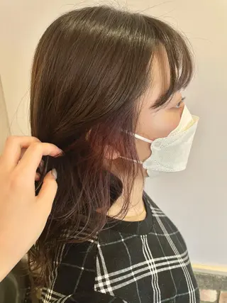 ミディアム カラー 中井 茅佳のヘアスタイル