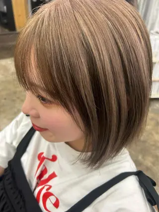 カラー 💖しの💖韓国ヘア レイヤーカットのヘアスタイル