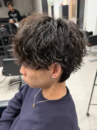 ショート パーマ メンズ ユウ🪄 パーマ指名No1のヘアスタイル