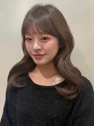 ミディアム Minami Yuiのヘアスタイル