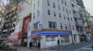 メンズ アイブロウ MEN'S EYEBROW SALON by KUROT 天神大名所属・山口 姫乃のエステ・リラクイメージ