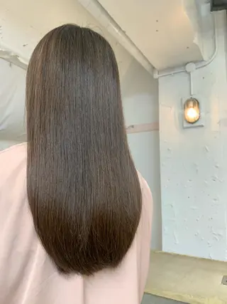 セミロング カラー トップ スタイリストのヘアスタイル
