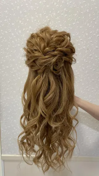 ロング ヘアアレンジ 丹下 朋香のヘアスタイル