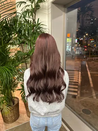 ロング 岡山 紗里奈のヘアスタイル