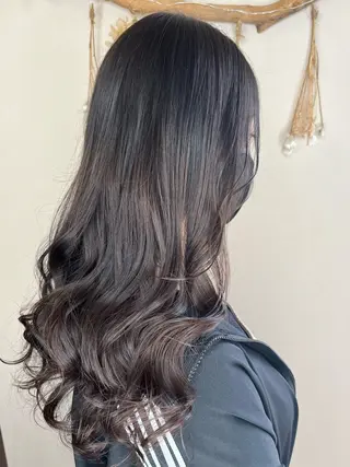 ロング 古川 安紀のヘアスタイル
