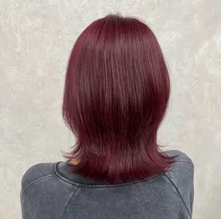 ミディアム カラー 佐藤 琴海のヘアスタイル