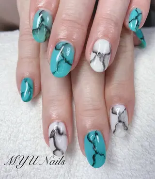 ネイル ニュアンスネイル🌈 MYU Nailsのネイルデザイン