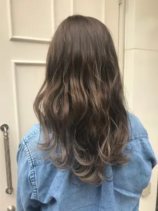 ロング カラー uru" すずきさゆりのヘアスタイル